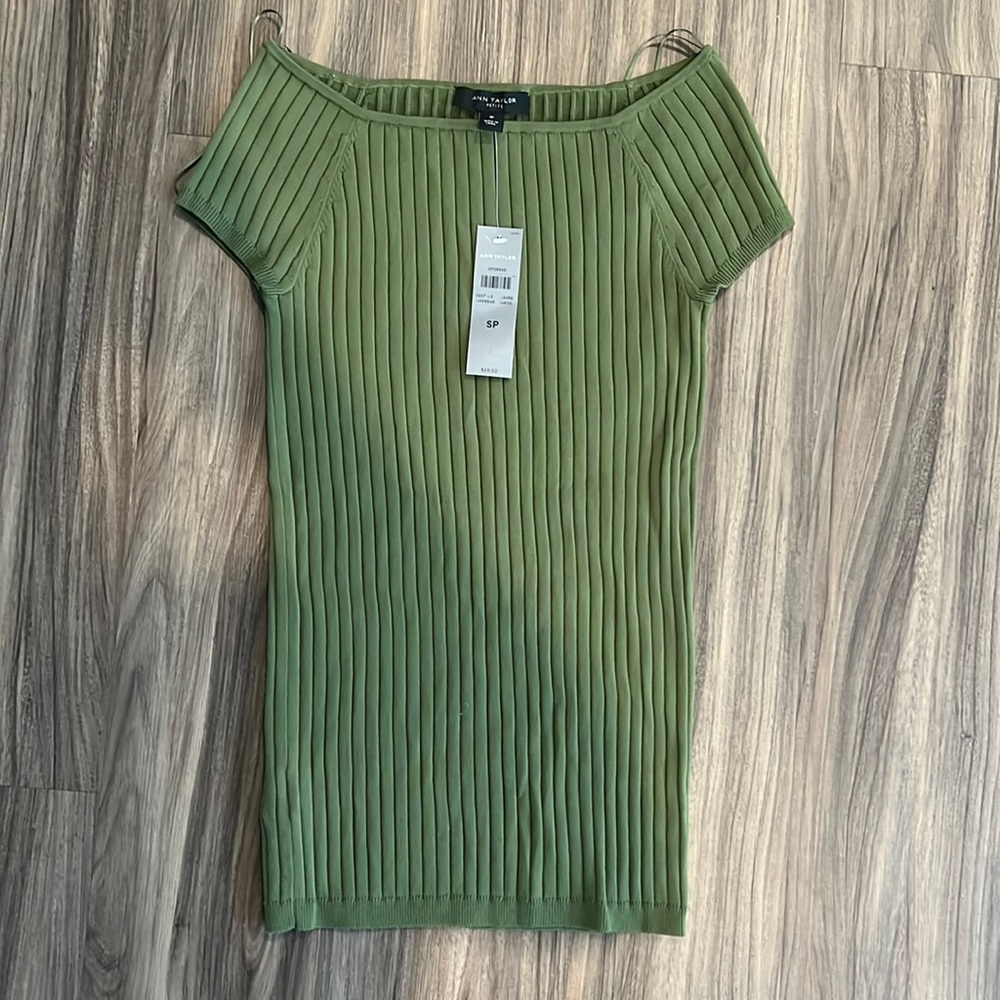 NEW Ann Taylor off shoulder stretchable top